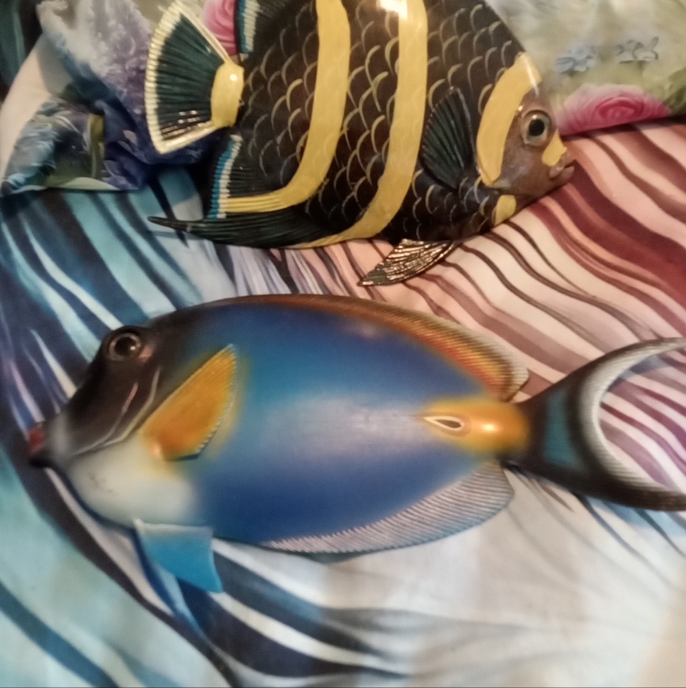 #1046 Tropical Fish Plaque